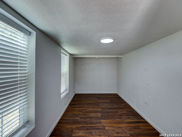 Image 20 of 76 For 507 Mistletoe W