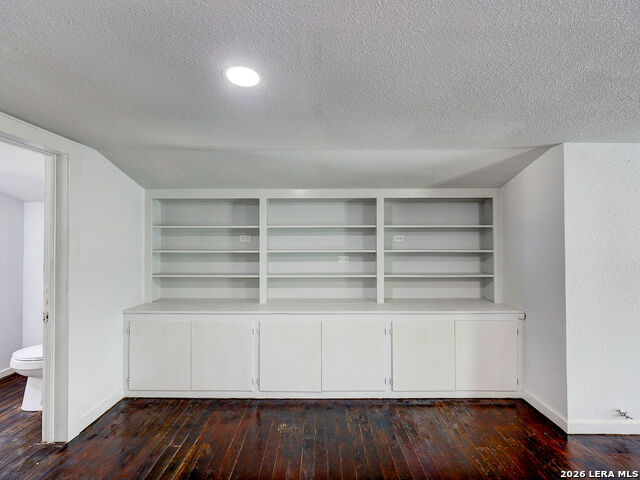 Image 23 of 76 For 507 Mistletoe W