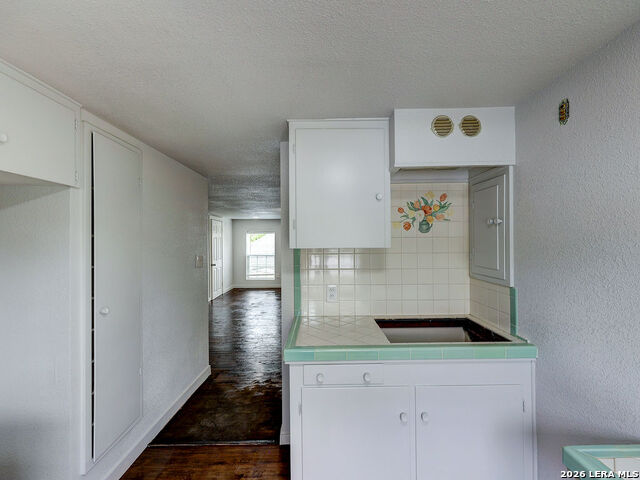 Image 27 of 76 For 507 Mistletoe W