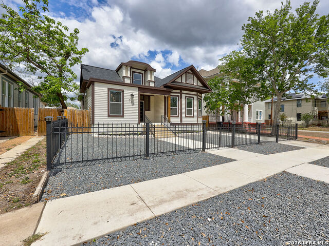 Image 3 of 76 For 507 Mistletoe W