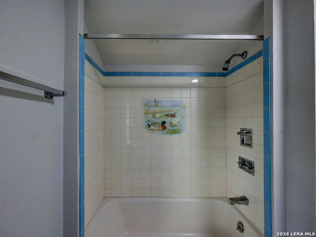 Image 33 of 76 For 507 Mistletoe W