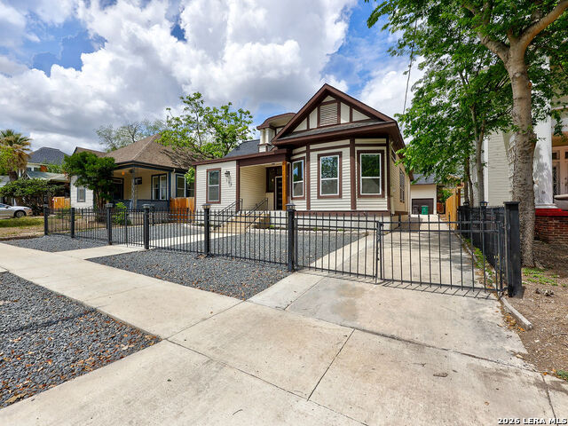 Image 4 of 76 For 507 Mistletoe W