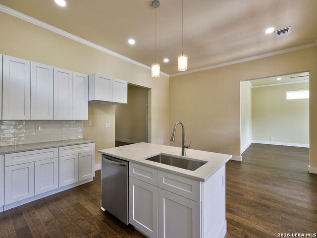 Image 44 of 76 For 507 Mistletoe W