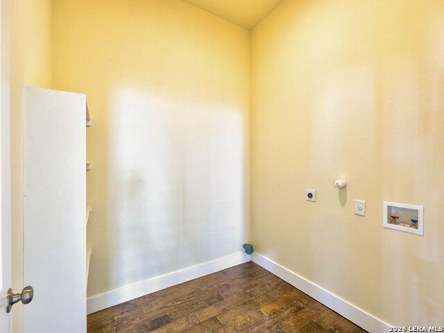 Image 57 of 76 For 507 Mistletoe W