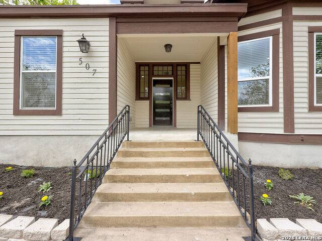 Image 6 of 76 For 507 Mistletoe W