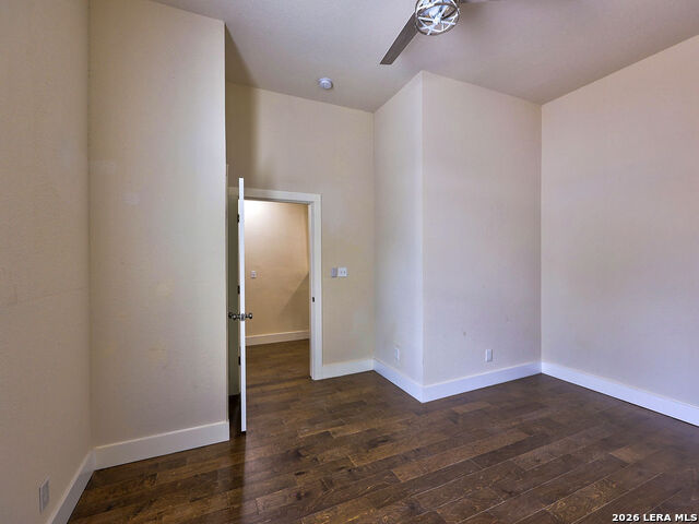 Image 62 of 76 For 507 Mistletoe W