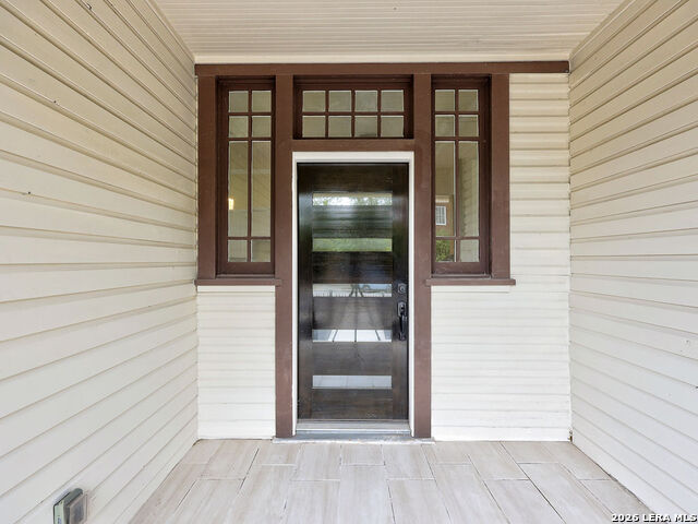 Image 7 of 76 For 507 Mistletoe W