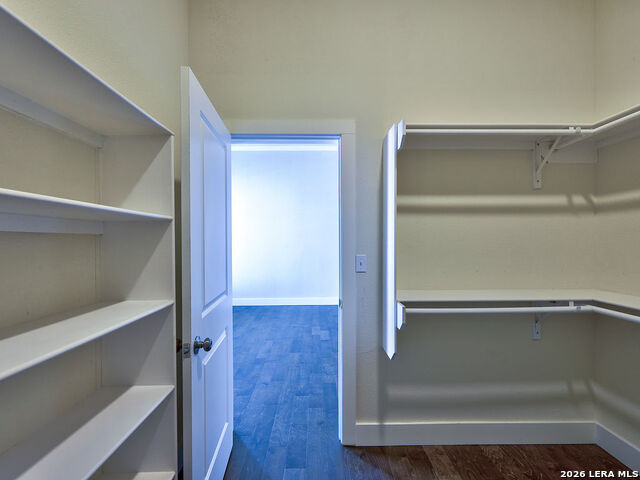 Image 72 of 76 For 507 Mistletoe W