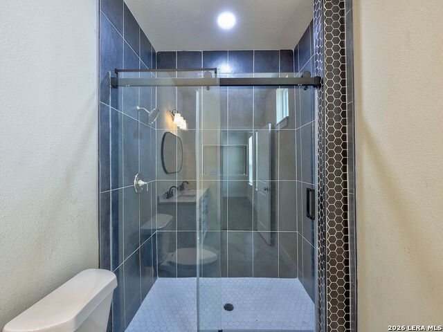 Image 74 of 76 For 507 Mistletoe W