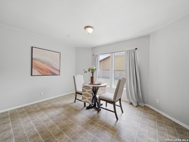 Listing photo id 9 for 4403 Misty Springs Dr