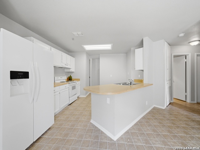 Listing photo id 13 for 4403 Misty Springs Dr