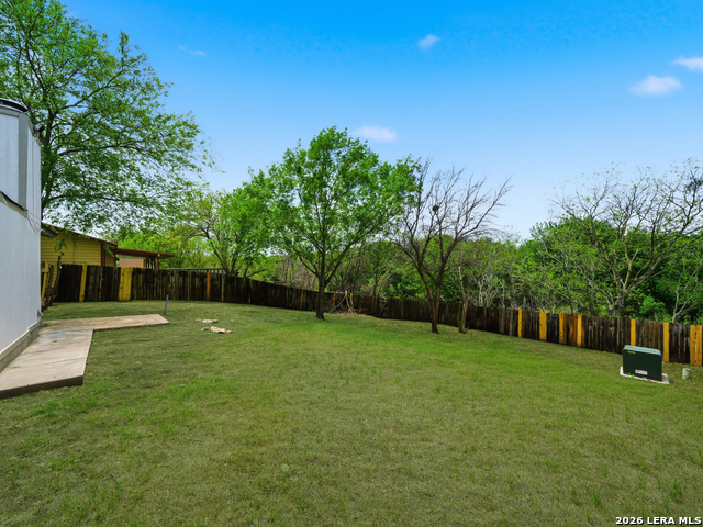 Listing photo id 2 for 4403 Misty Springs Dr