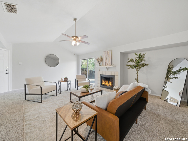 Listing photo id 6 for 4403 Misty Springs Dr