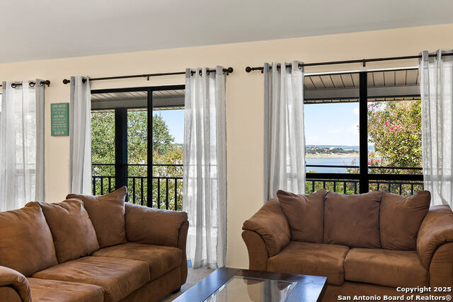 Image 17 of 49 For 1021 Hillcrest Forest