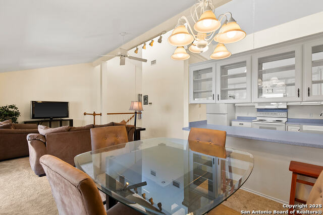 Image 19 of 49 For 1021 Hillcrest Forest