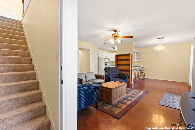 Image 23 of 49 For 1021 Hillcrest Forest