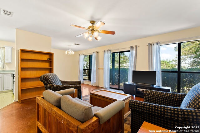 Image 27 of 49 For 1021 Hillcrest Forest