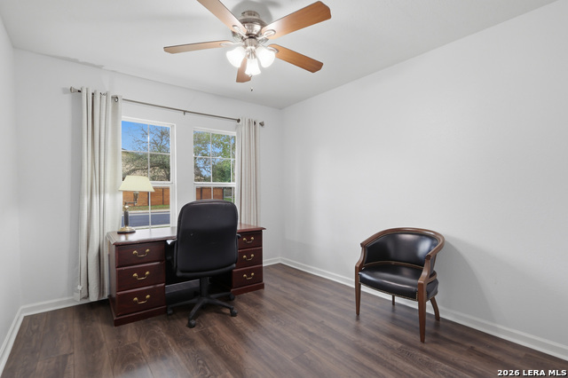 Image 21 of 27 For 10414 Country Horn