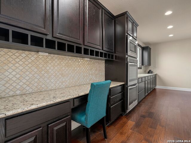 Image 24 of 74 For 8926 Irving Hl