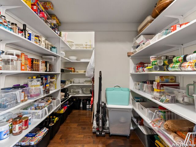 Image 26 of 74 For 8926 Irving Hl