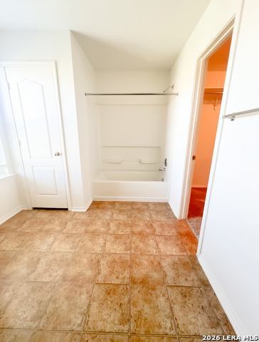 Image 28 of 32 For 9927 Tampke Fls