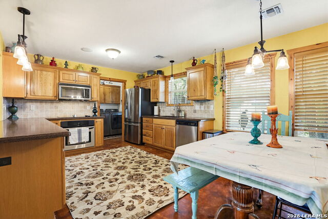 Image 18 of 50 For 213 Timber View