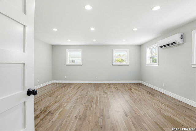 Image 40 of 50 For 213 Timber View