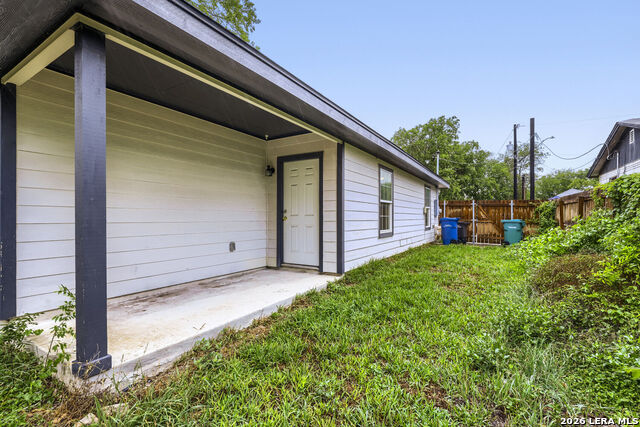 Image 28 of 29 For 367 Corliss  