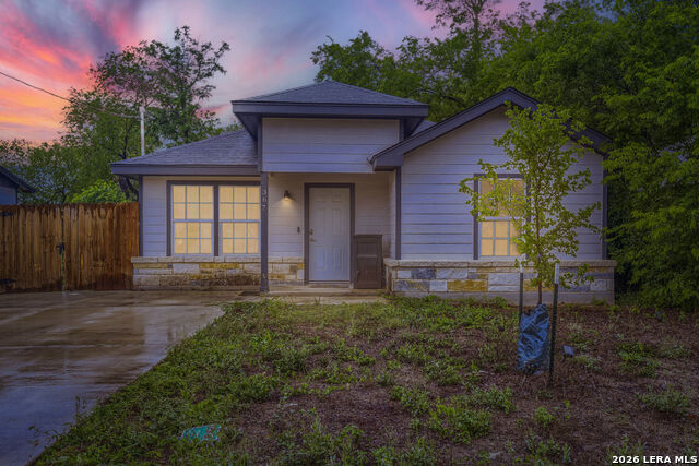 Image 29 of 29 For 367 Corliss  