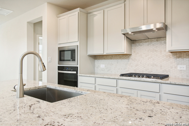 Listing photo id 5 for 9323 Quail Crest Drive