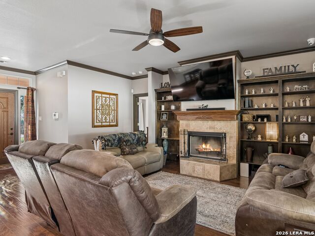 Image 19 of 62 For 1090 Grand Pass