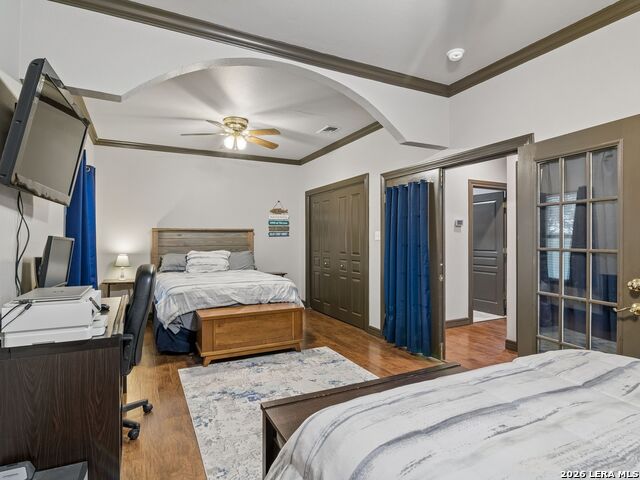 Image 26 of 62 For 1090 Grand Pass