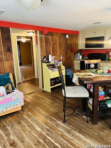 Image 13 of 14 For 552 Diaz  