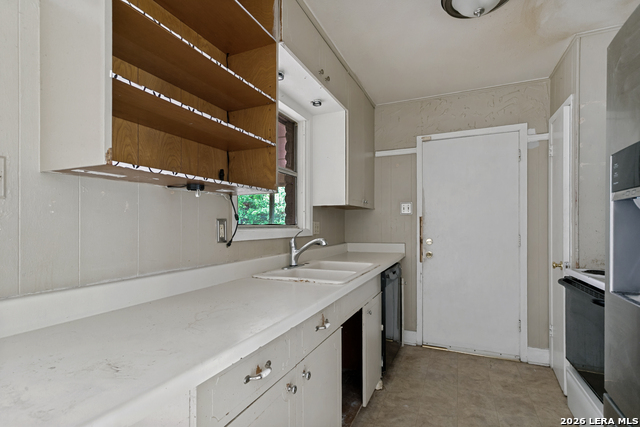 Image 15 of 35 For 622 Trafalgar Rd