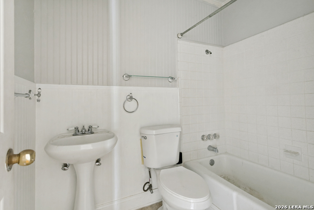 Image 26 of 35 For 622 Trafalgar Rd