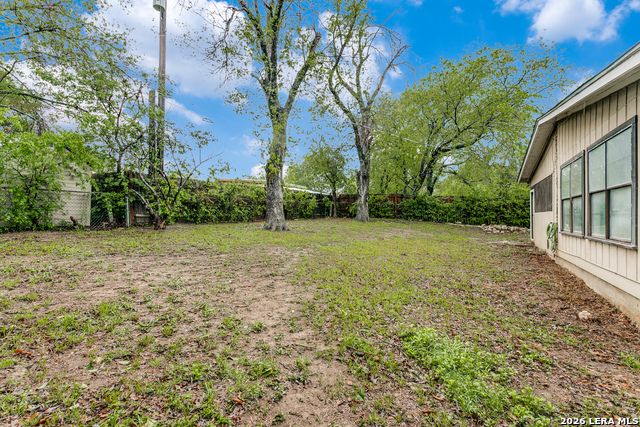 Image 33 of 35 For 622 Trafalgar Rd