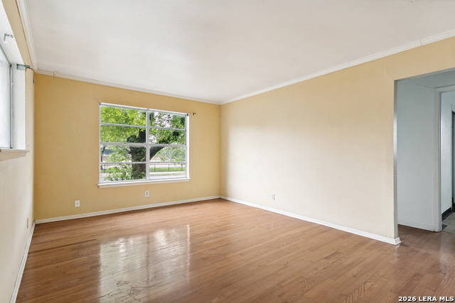 Image 8 of 35 For 622 Trafalgar Rd