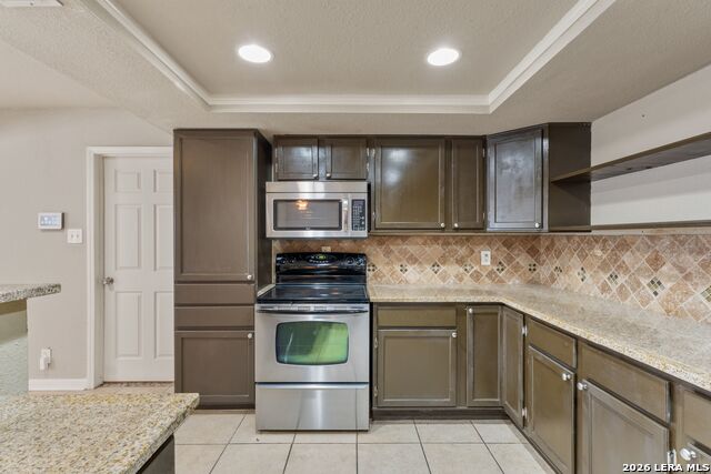 Image 10 of 36 For 8326 Delphian Dr