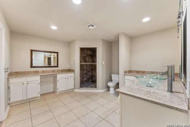 Image 18 of 36 For 8326 Delphian Dr