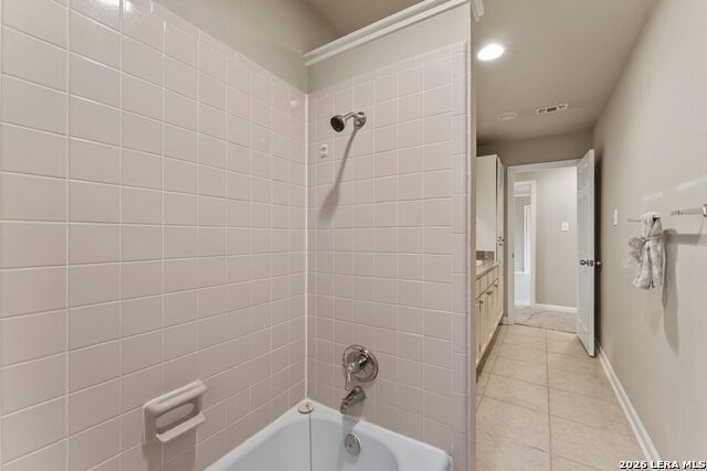 Image 23 of 36 For 8326 Delphian Dr