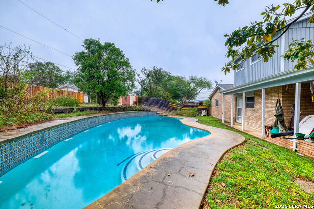 Details for 129 Meadow Way, Universal City, TX 78148