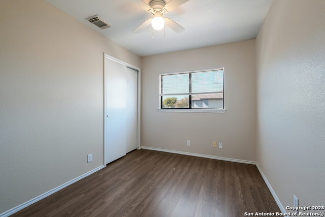 Image 11 of 20 For 86 Mclennan Oak