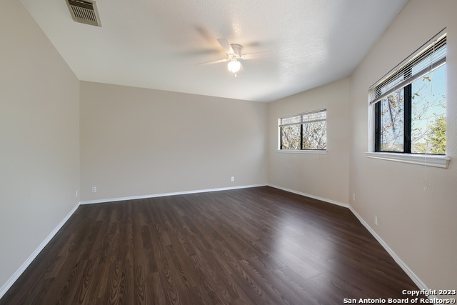 Image 13 of 20 For 86 Mclennan Oak