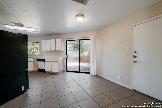 Image 5 of 20 For 86 Mclennan Oak