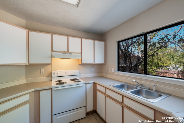 Image 7 of 20 For 86 Mclennan Oak