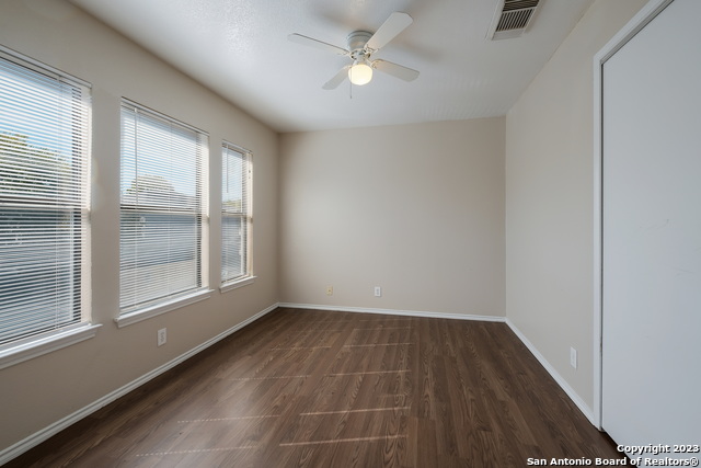 Image 9 of 20 For 86 Mclennan Oak