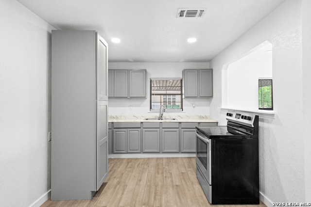 Image 10 of 26 For 127 Zerrcliff Ln