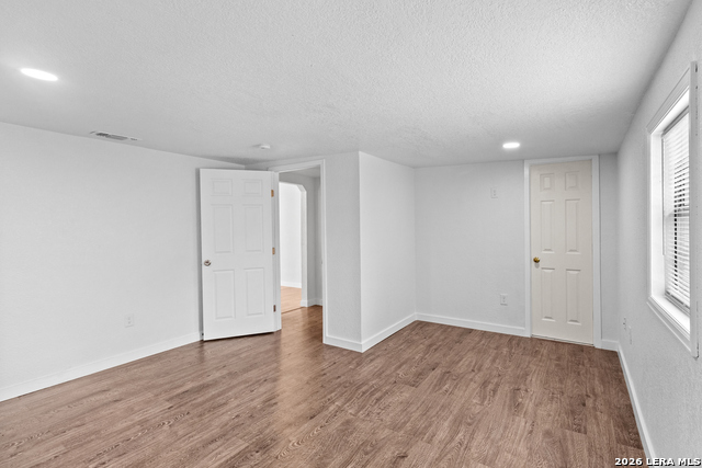 Image 22 of 26 For 127 Zerrcliff Ln