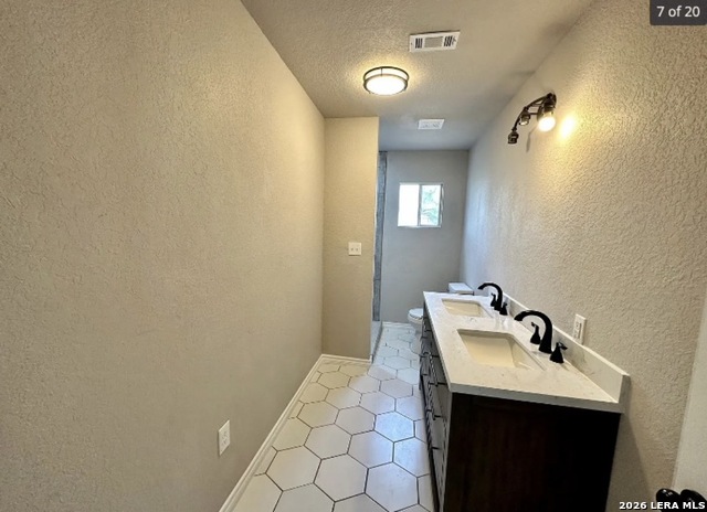 Image 17 of 19 For 5411 Clark  