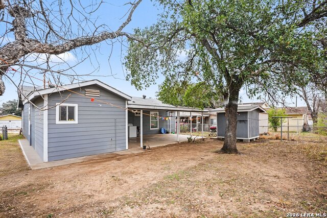 Image 5 of 19 For 5411 Clark  